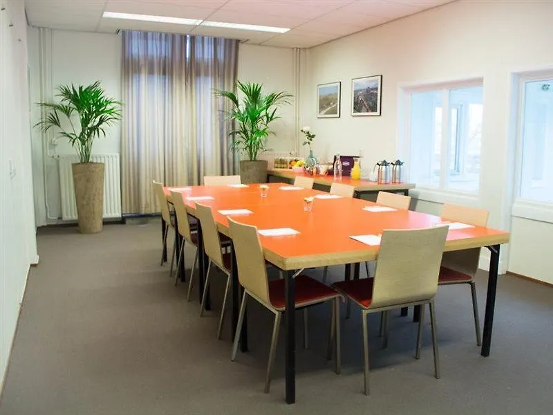 Stayokay Hostel Den Haag 0*,